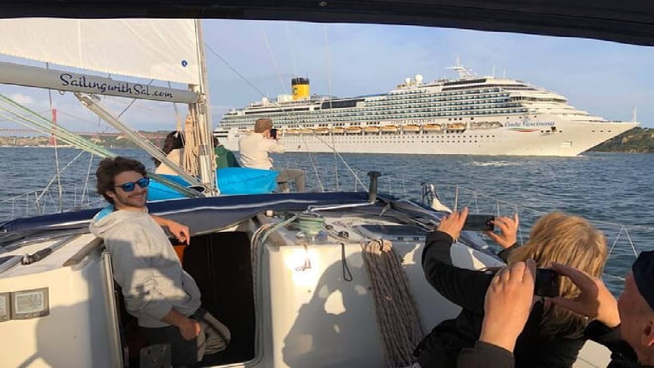 Discover Lisbon: Tagus River Sailing Tour