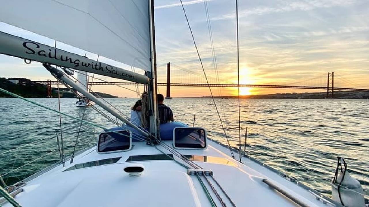 Discover Lisbon: Tagus River Sailing Tour