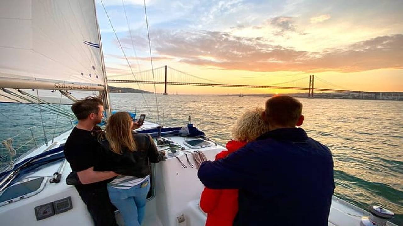 Discover Lisbon: Tagus River Sailing Tour