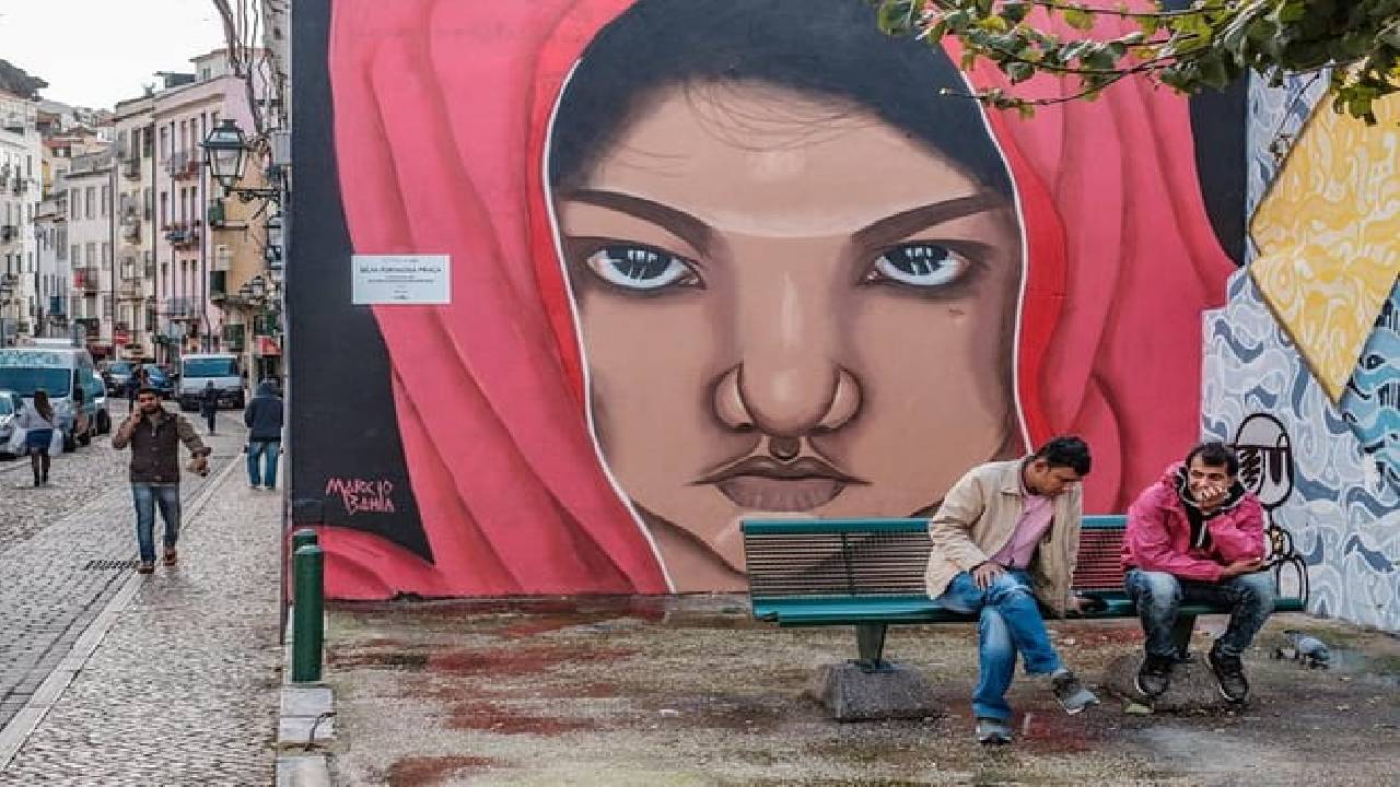 Lisbon Walking Tour with a Photographer - Morning Edition