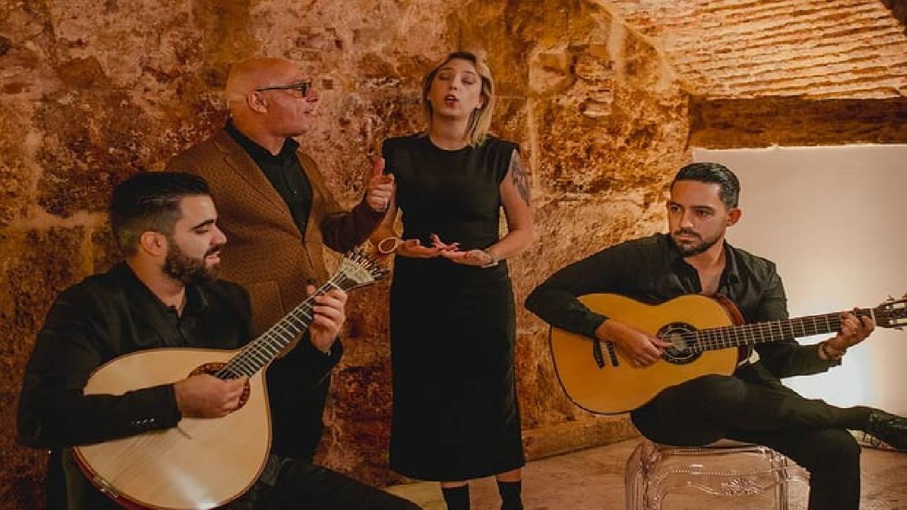 Lisbon: Fado Show With Wine and History