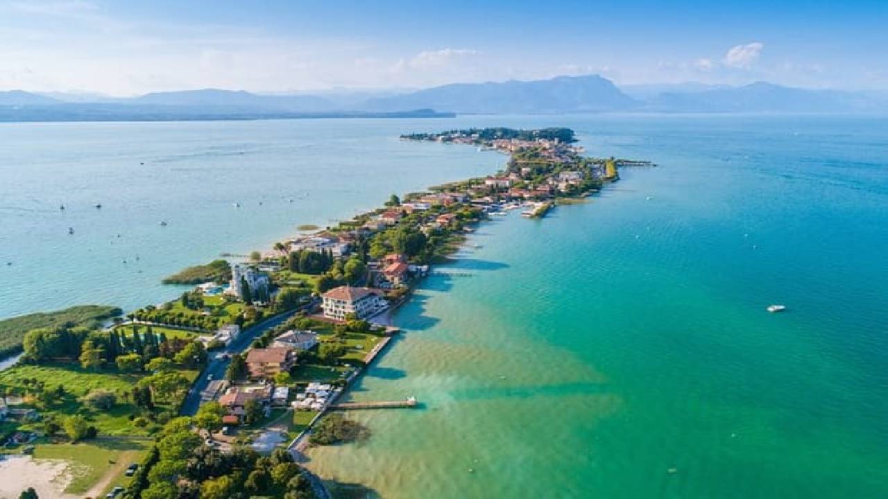 From Milan: Verona, Sirmione and Lake Garda Tour with Boat Cruise