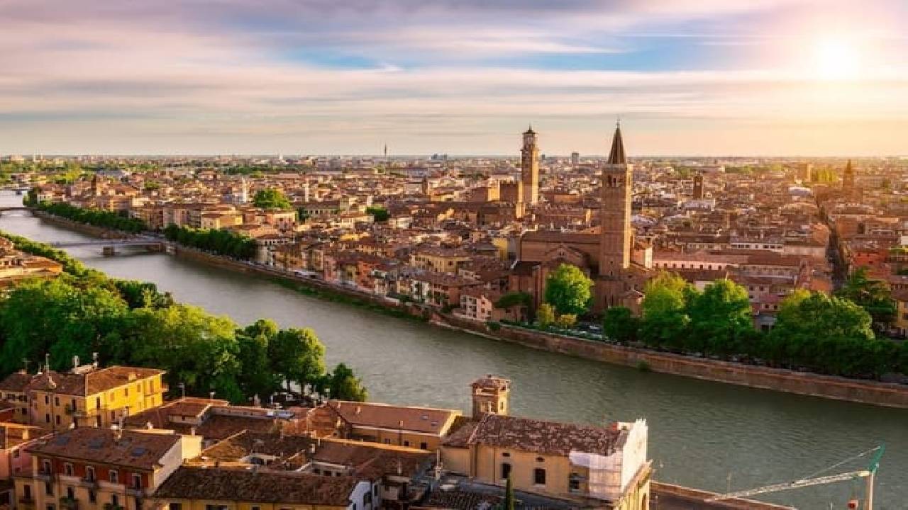 VIP Experience in Desenzano, Sirmione and Verona