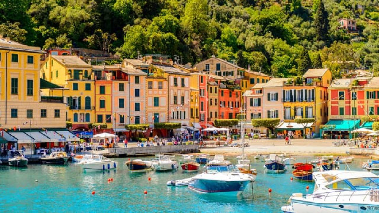 From Milan: Best of Genoa with Private Cruise to Portofino