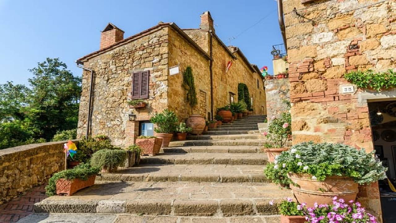 Tuscany Wines & Lunch: Montepulciano & Montalcino Experience