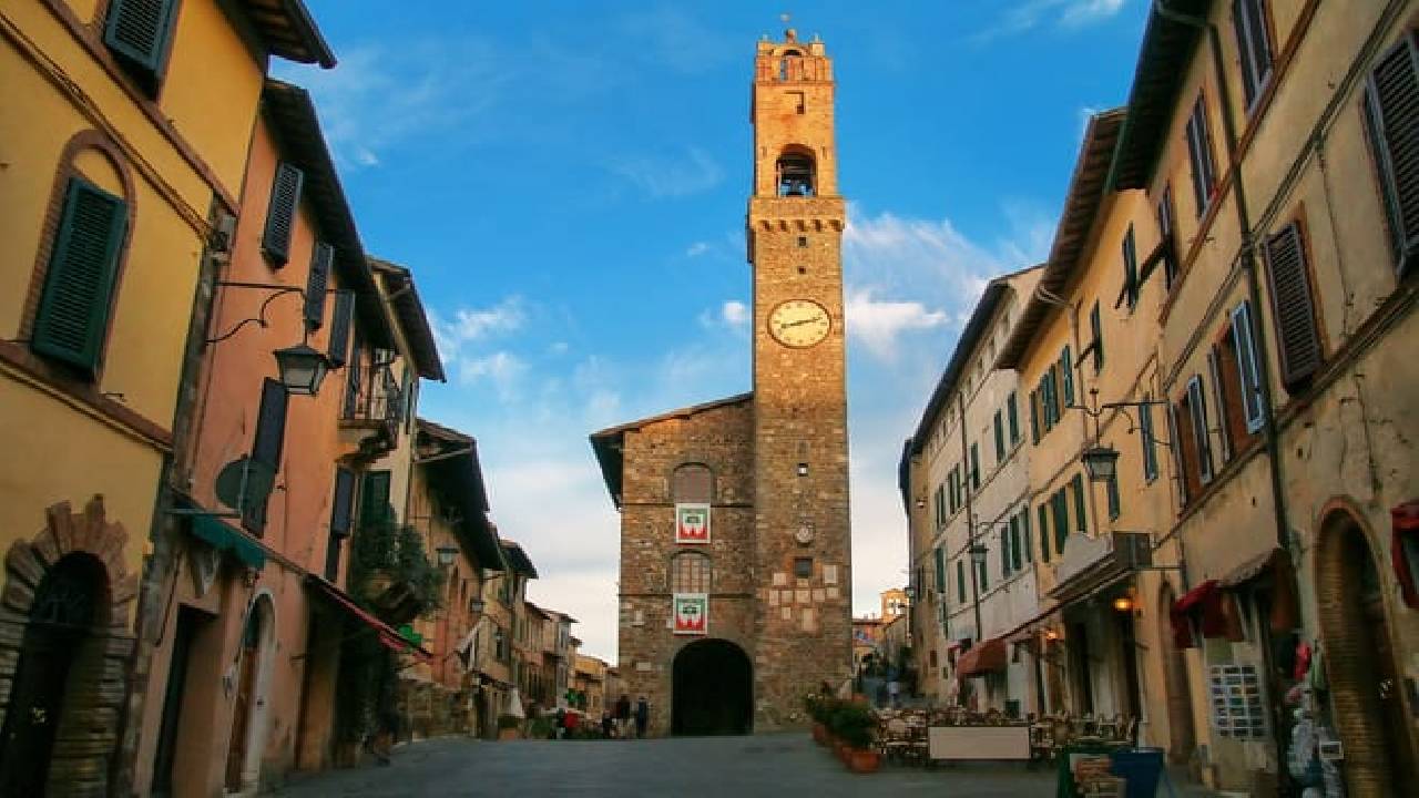 Tuscany Wines & Lunch: Montepulciano & Montalcino Experience