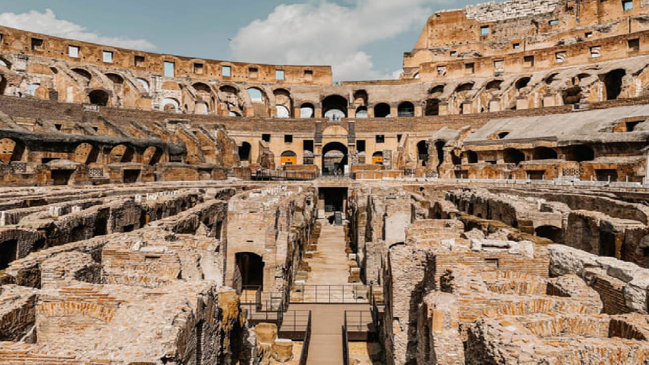 Rome: Colosseum Underground and Arena Tour Small group