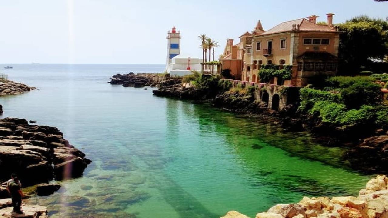 Sintra World Heritage and Cascais Village Tour