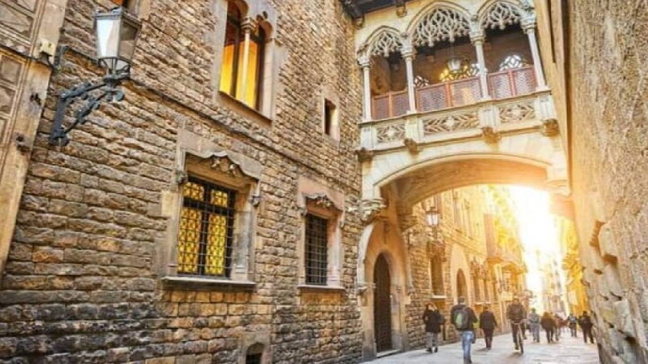 Barcelona 1.5h Private Old Town, Gothic & Ramblas Walking Tour