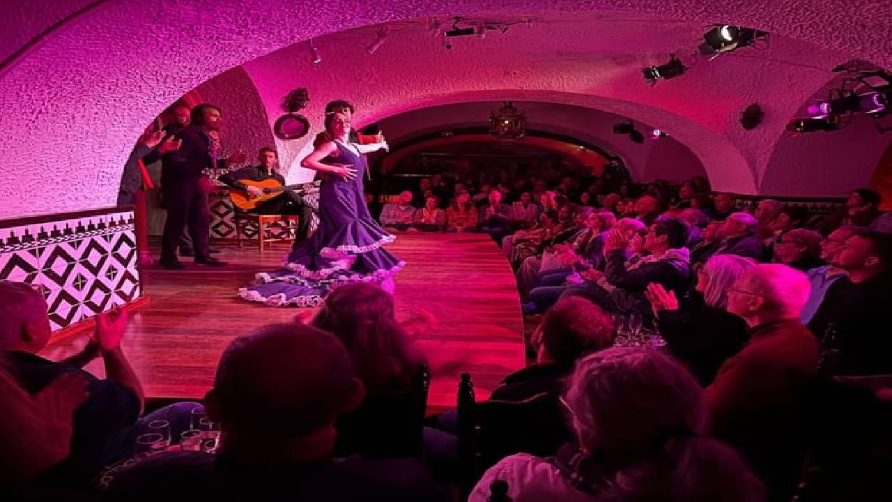 Flamenco Show with drink or tapas or dinner included at Tablao Cordobes in La Rambla Barcelona