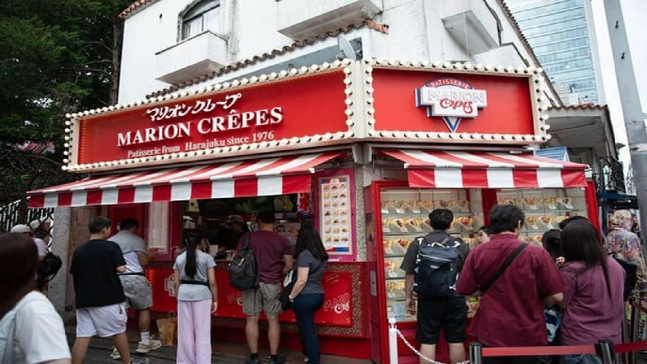 Harajuku Meiji Shrine Walking Tour in Tokyo