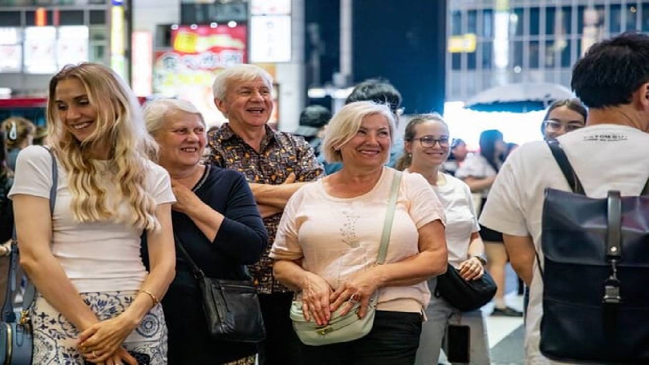 The Dark Side of Tokyo - Night Walking Tour Shinjuku Kabukicho