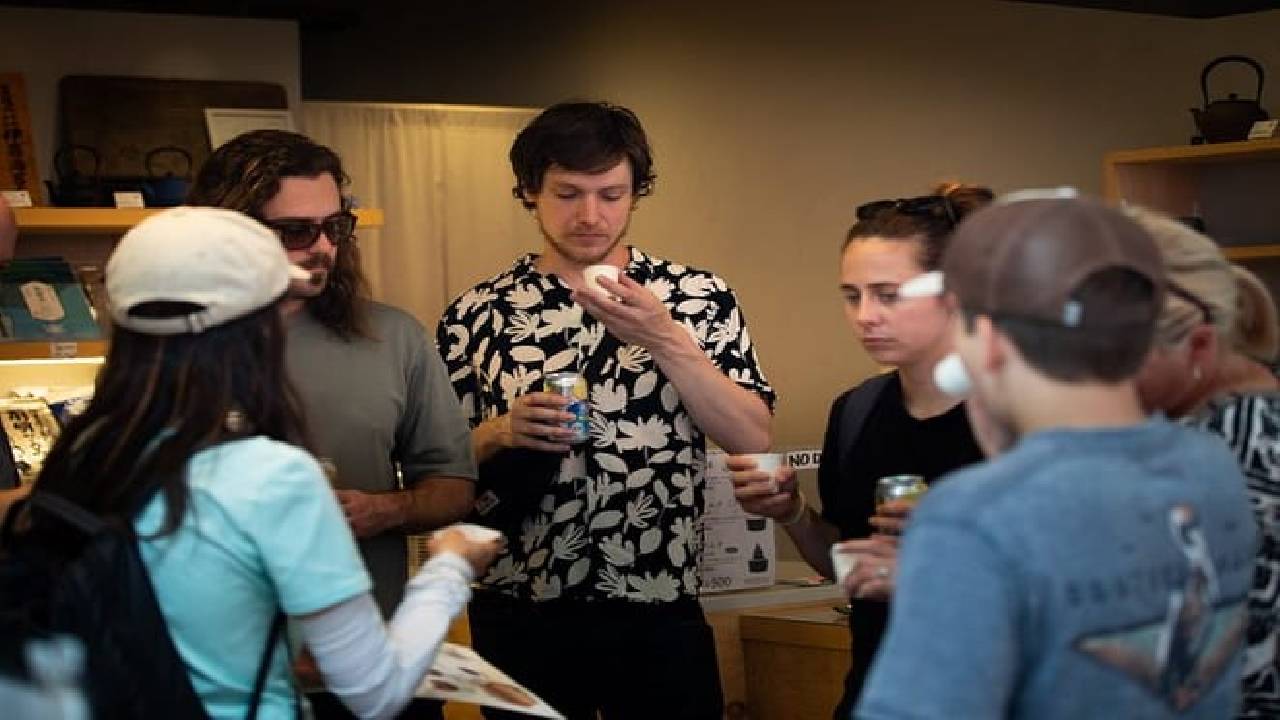 Tokyo Food Tour Taste Fresh Delights at Tsukiji Market