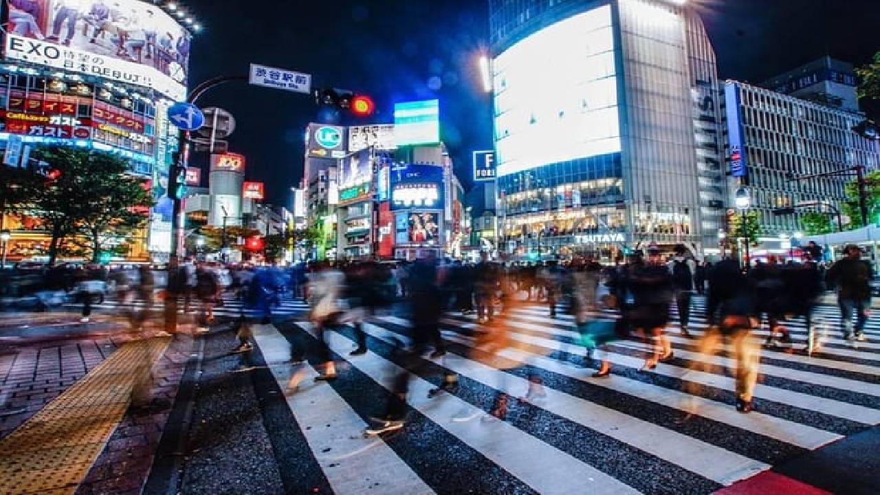 Tokyo Shibuya Crossing & Hidden Streets Walking Tour