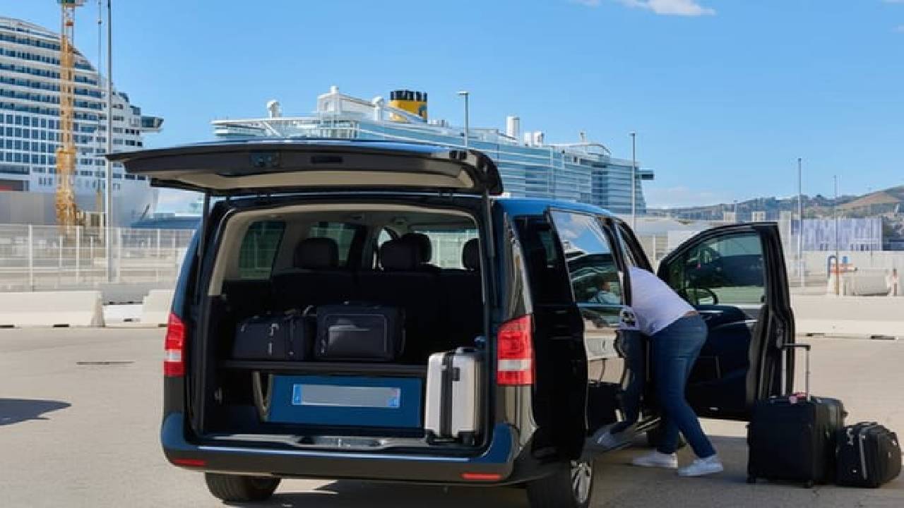 Reykjavik: Private Cruise Terminal To/From Hotel Transfer
