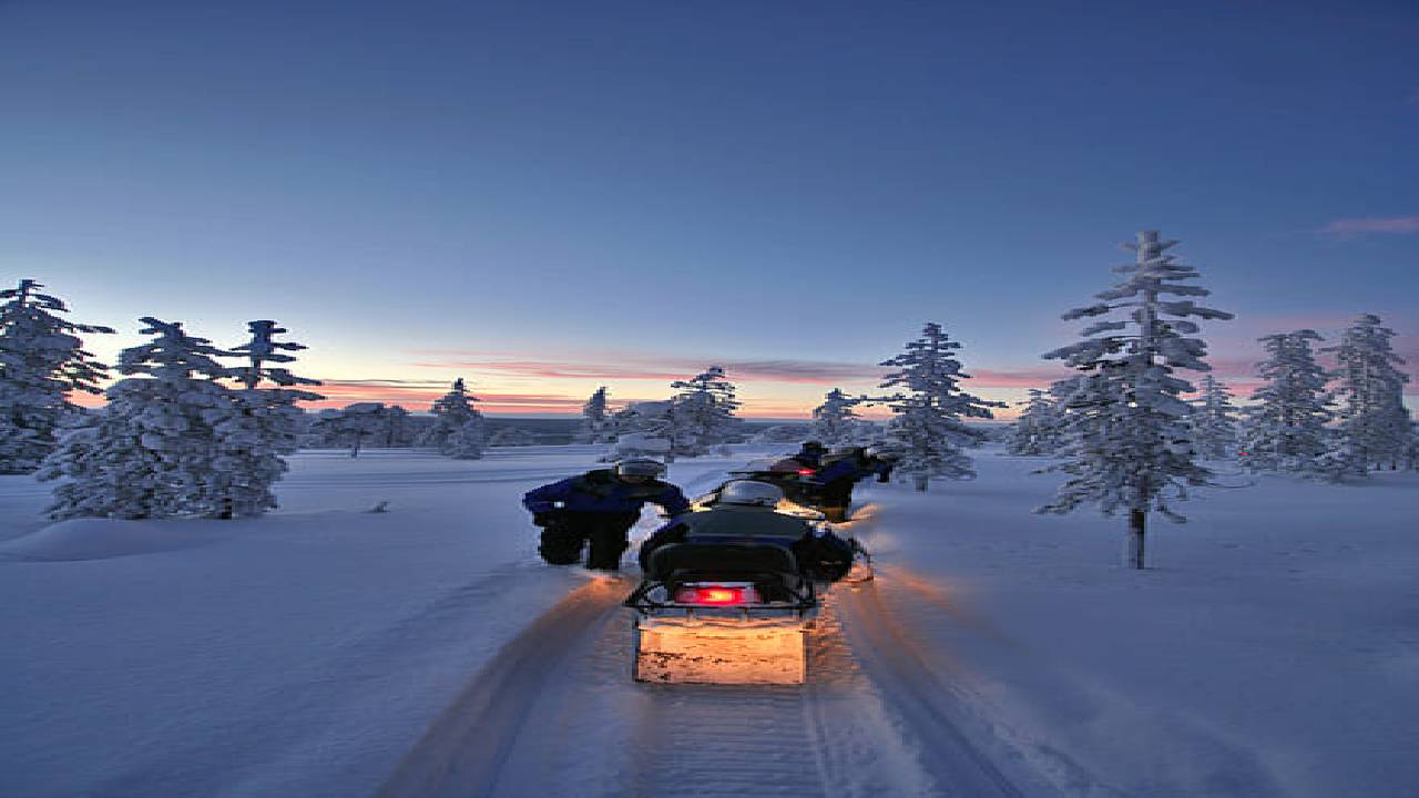 Northern Lights Snowmobile Tour