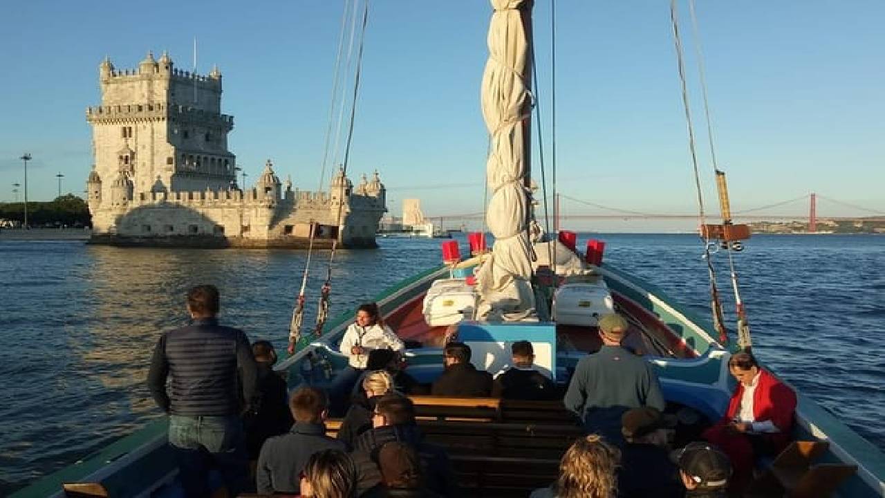 Lisbon Traditional Boats - Guided Sightseeing Cruise