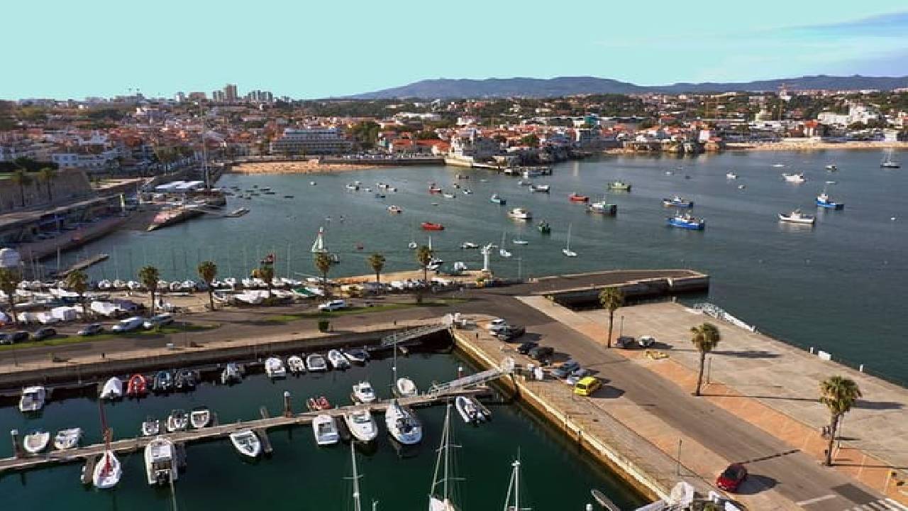 Guided Tour to Sintra, Pena, Regaleira, Cabo da Roca and Cascais