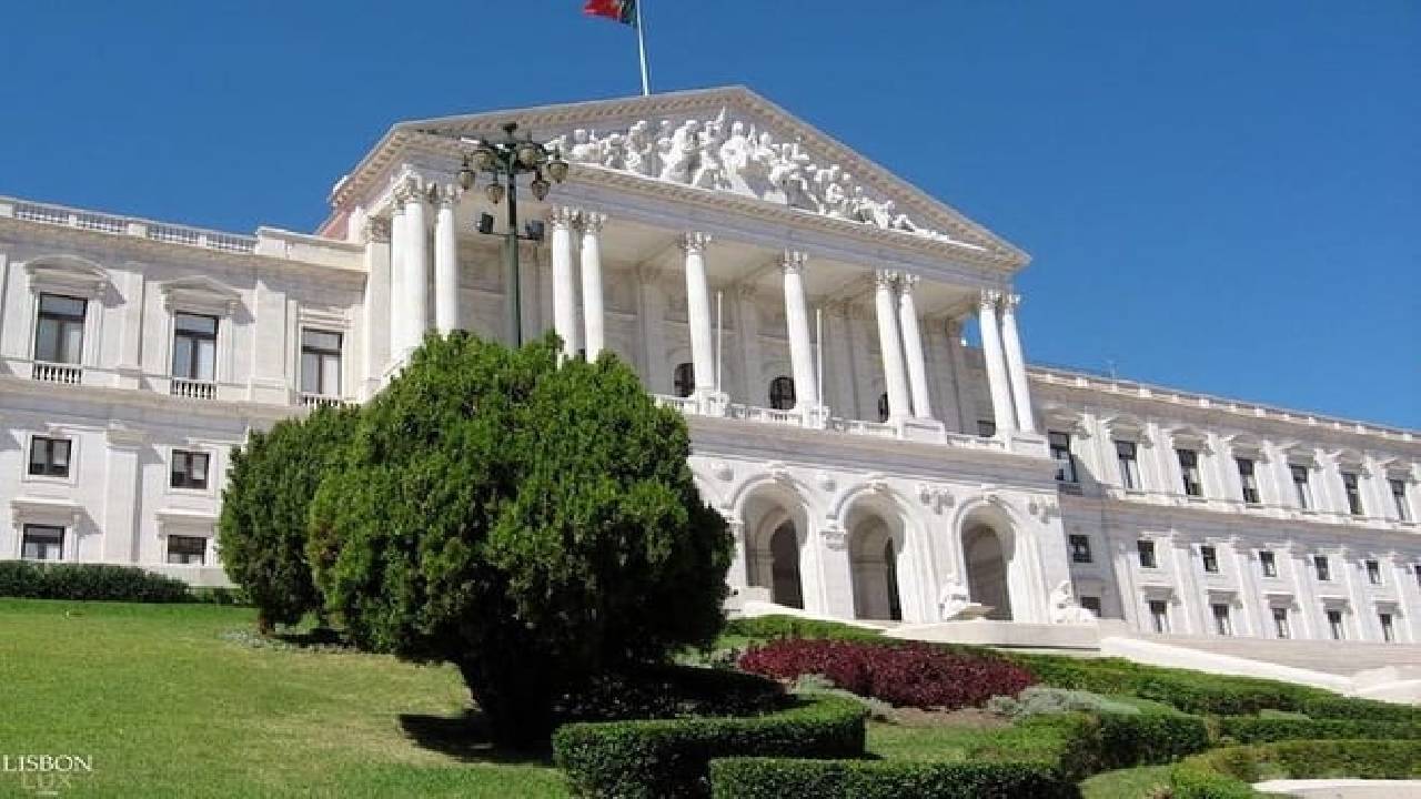 Special Guided Tour of Tuk Tuk Lisbon Historic 2 Hours