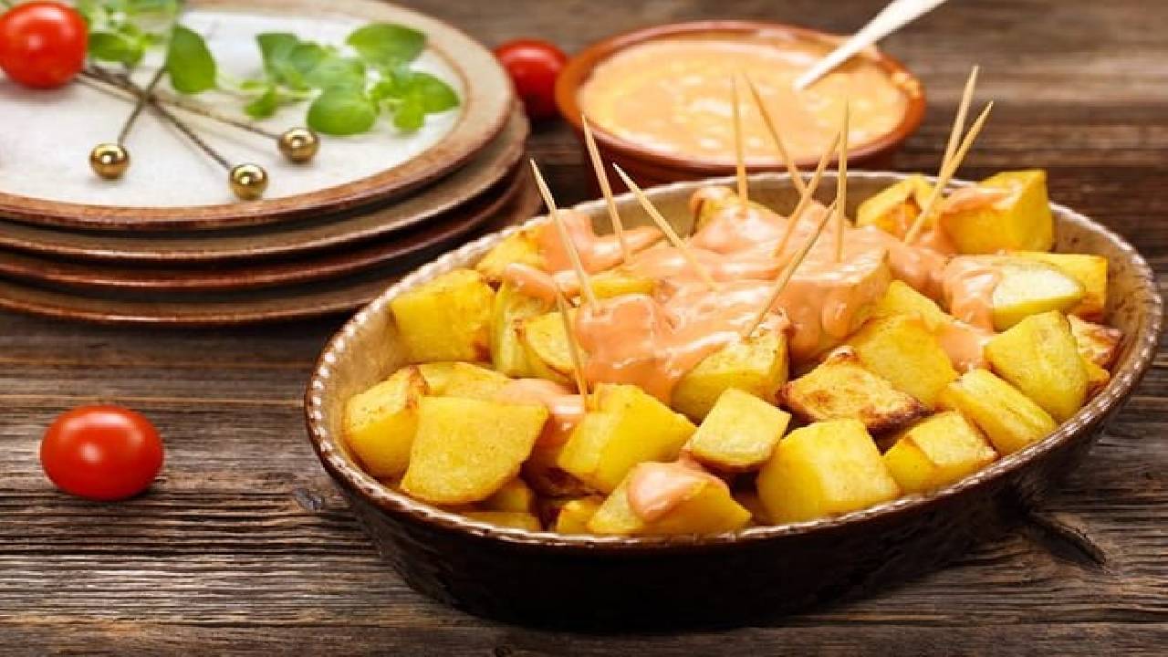 Food & Drink Private Tour of Barcelona in Traditional Taverns