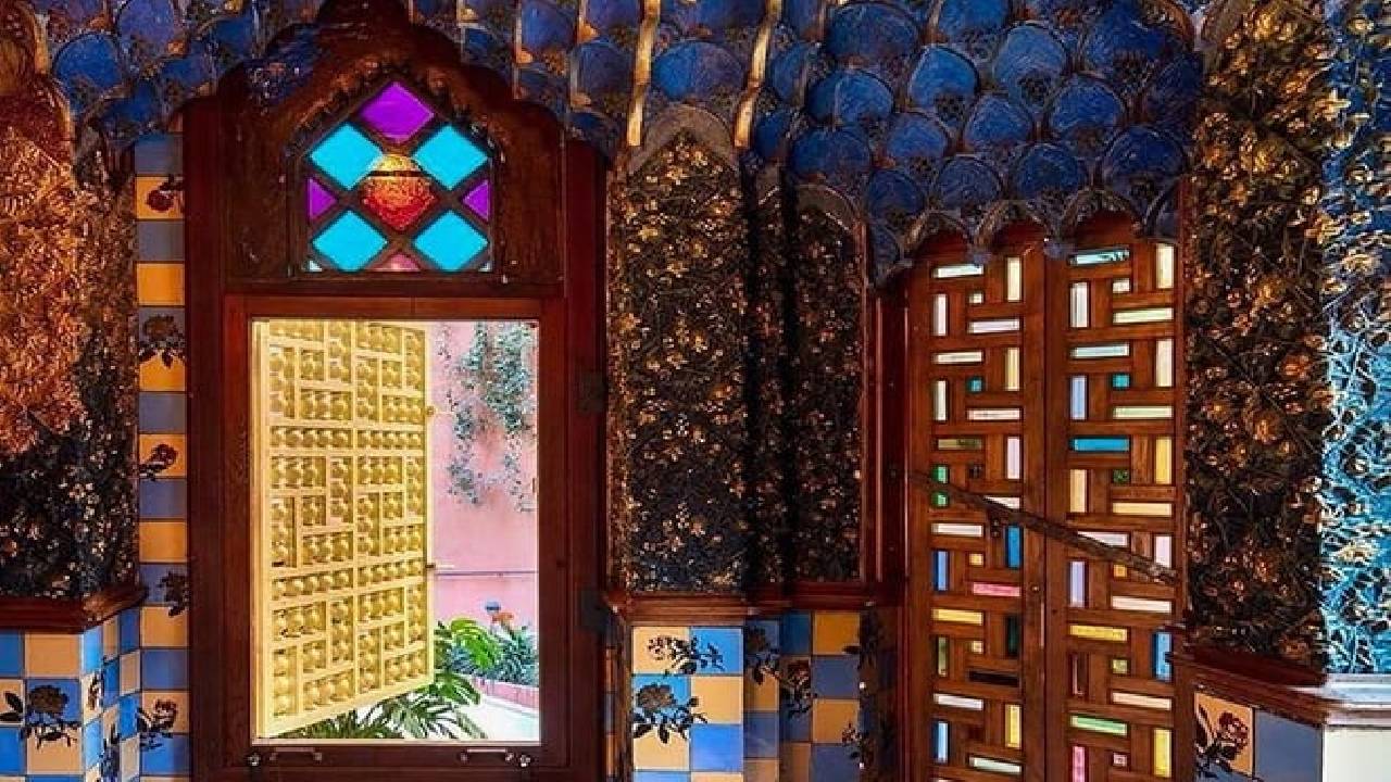Gaudi houses Private Tour: La Pedrera & Casa Vicens Skip-the-Line