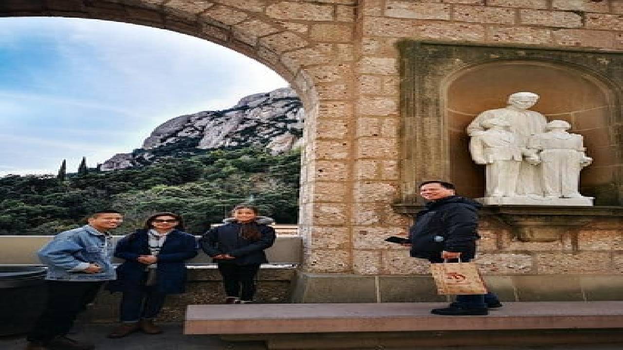 Montserrat Private Day Trip with Codorniu Cava Cellar Tasting
