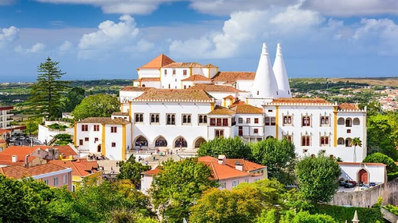 Sintra, Cascais & Estoril Private Tour - Palaces Tickets & Lunch
