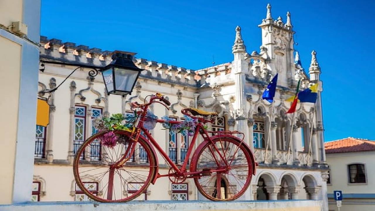 Sintra, Cascais & Estoril Private Tour - Palaces Tickets & Lunch