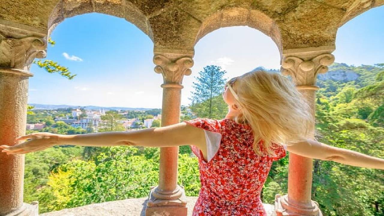 Sintra, Cascais & Estoril Private Tour - Palaces Tickets & Lunch