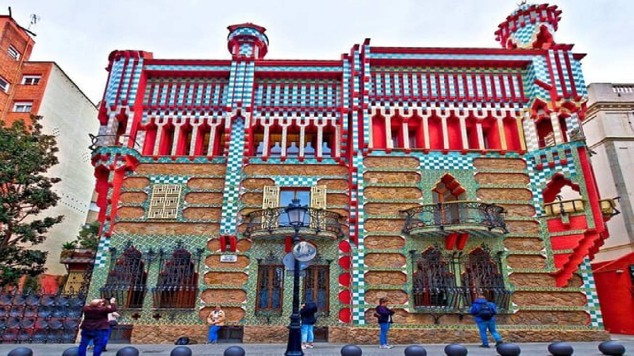 Colonia Guell, Casa Vicens & Torre Bellesguard Private Tour 