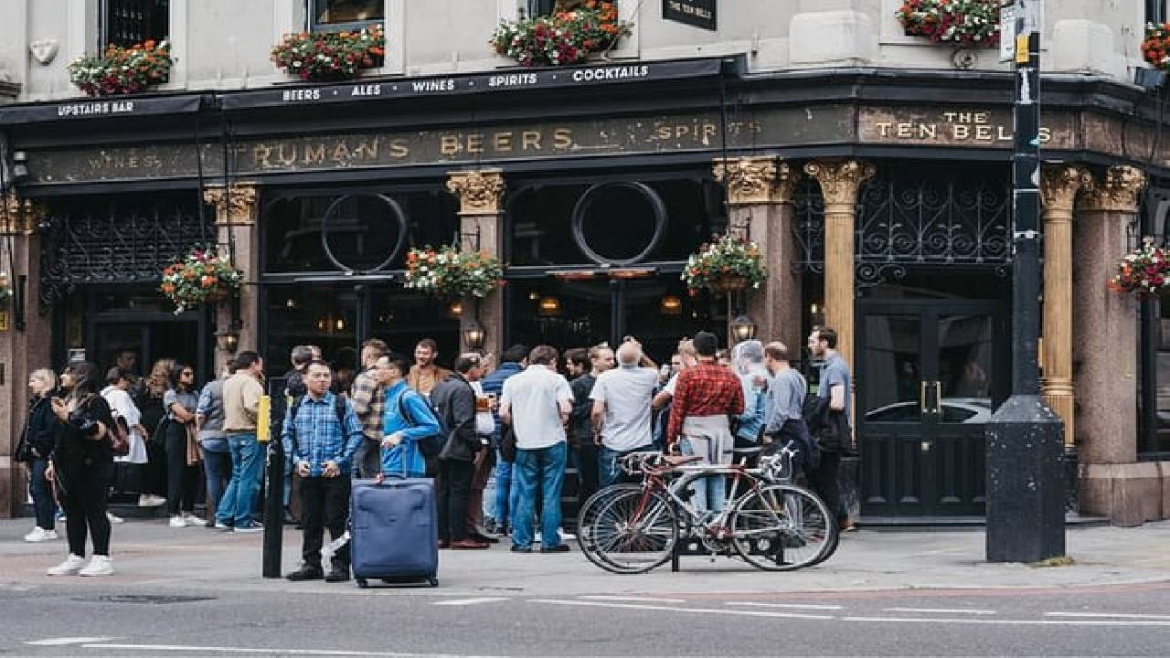 London Food & Drinks Private Tour - British Taverns & Pubs