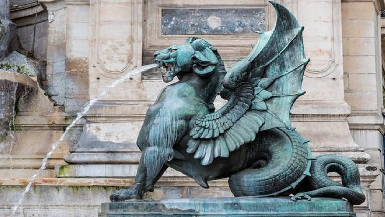 Paris Private Tour: Highlights, Top Quarters & Eiffel Tower