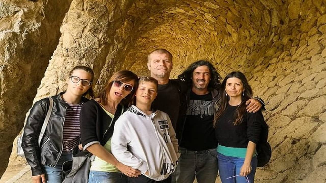 2-Day Tour: Gaudi & Sagrada Familia + Montserrat & Winery 