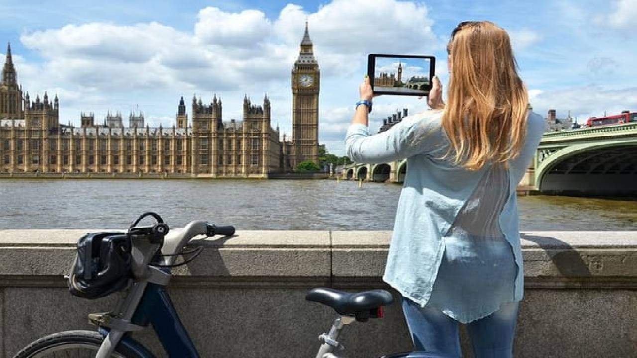 London Highlights Private Bike Tour with Lunch