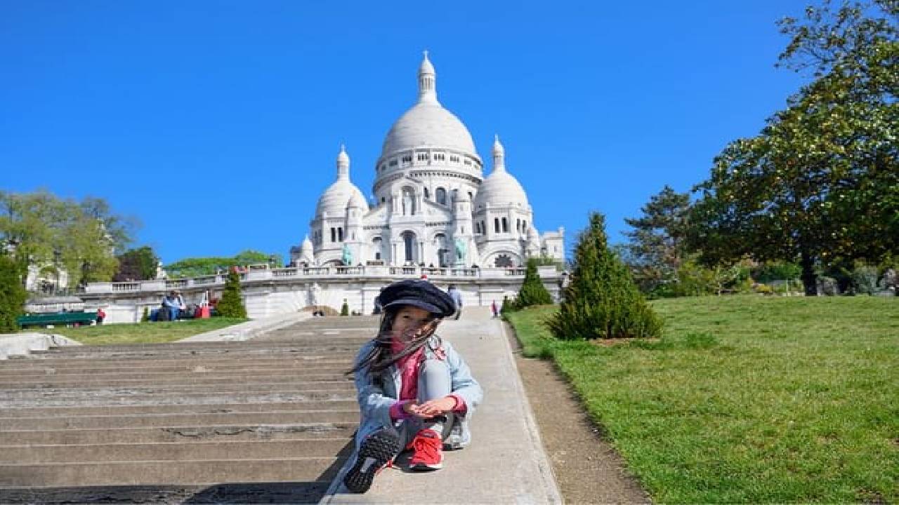 Paris Private Full Day Tour: Montmartre, Sights & Eiffel Tower