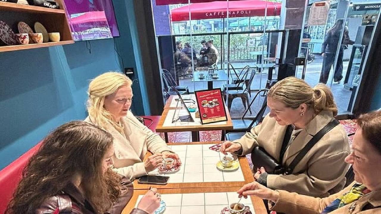 Milan Gourmet Food and Drinks Private Tour with Highlights