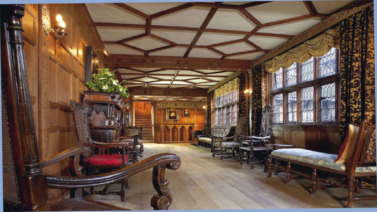 From London: Leeds Castle and Hever Castle Tour Including Entry Tickets