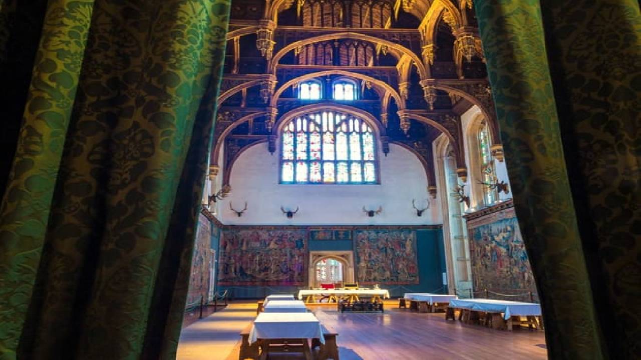 Hampton Court Palace Half-Day Trip from London Including Entry Tickets