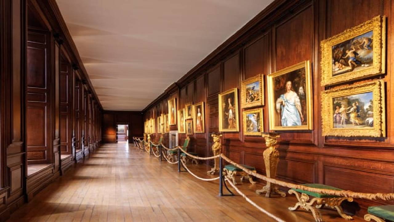 Hampton Court Palace Half-Day Trip from London Including Entry Tickets