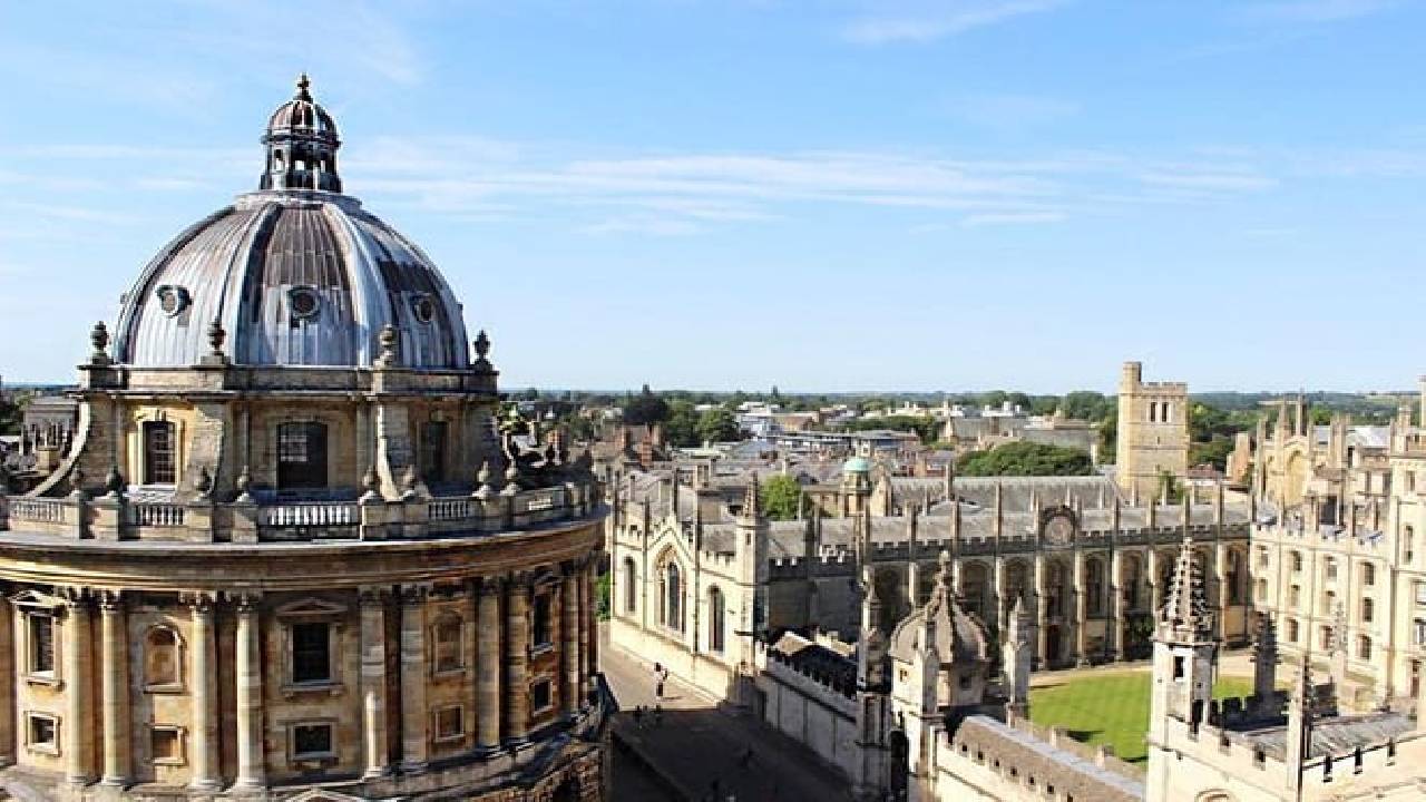 Oxford and Cambridge Guided Day Tour from London