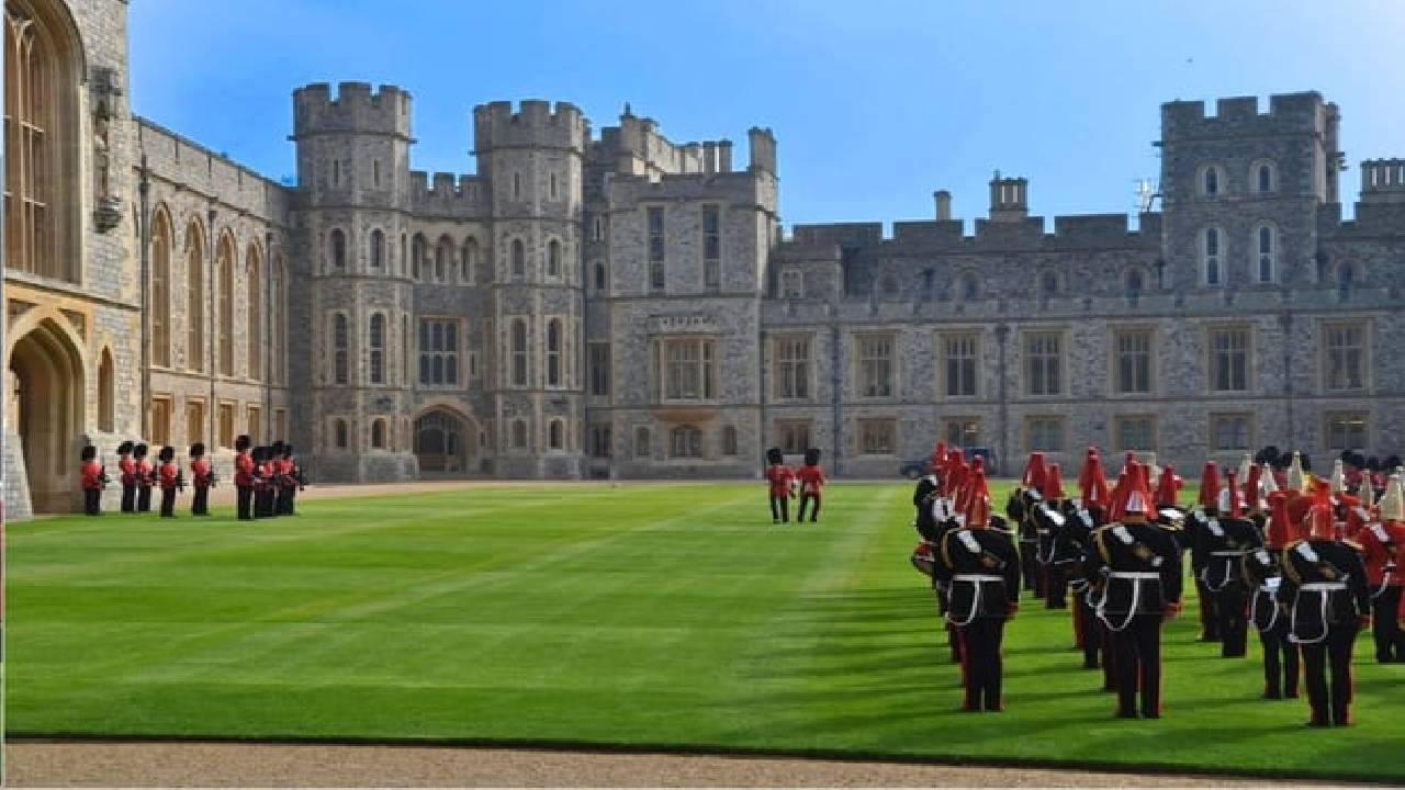 Windsor Castle and Tower of London Tour with entry Tickets 