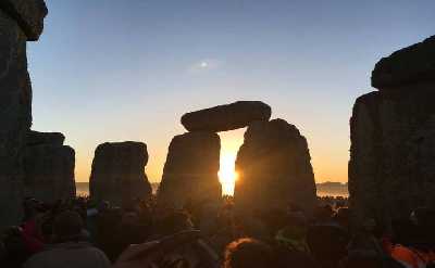 Stonehenge Summer Solstice Sunrise Shuttle by Coach from London