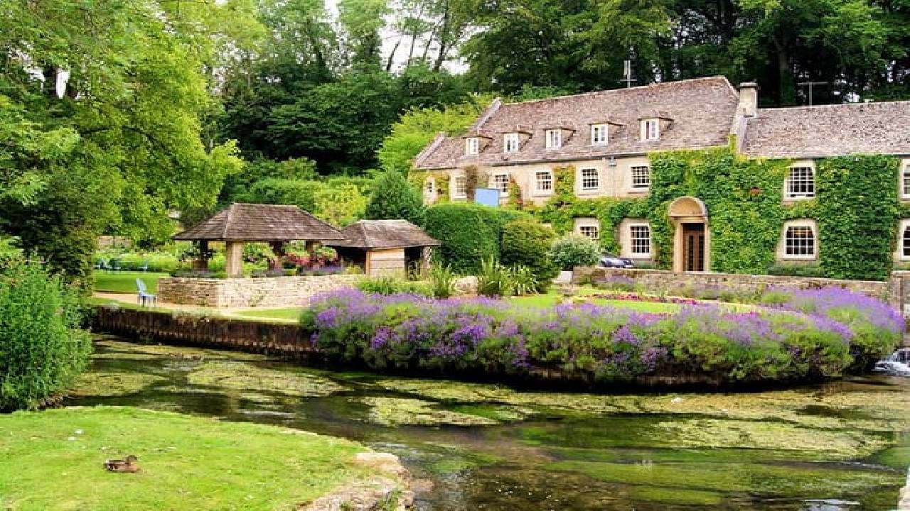 The Cotswolds Guided Day Tour from London