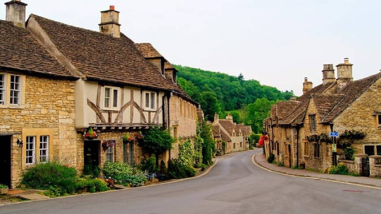 The Cotswolds Guided Day Tour from London