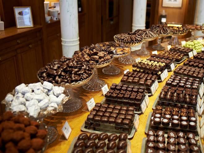 The Original Chocolate, Pastries & Macaron Walking Tour of Saint-Germain