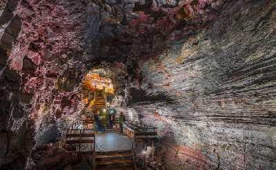 The Lava Tunnel with transfer from Reykjavik