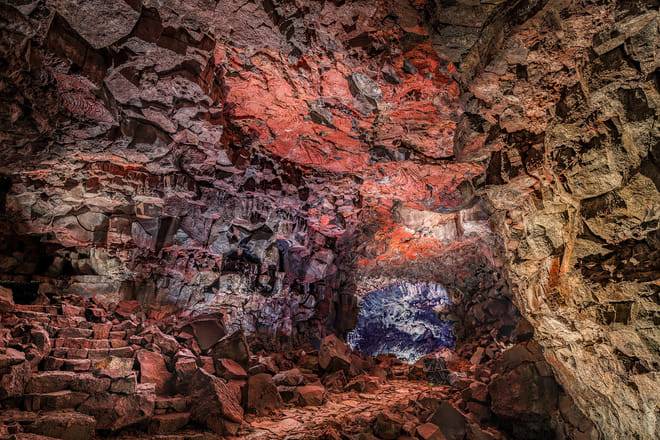 The Lava Tunnel with transfer from Reykjavik