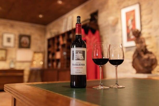 Half day Private Tour in Pomerol & Saint-Émilion in a Citroën 2cv