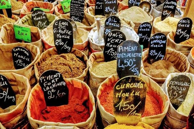 Course julien world's coolest district & Noailles Exotic market