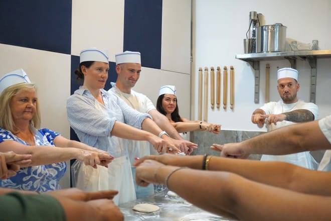 Authentic Pizza Making Class: Learn the Secret Dough Recipe. Appetizers and Drink Included